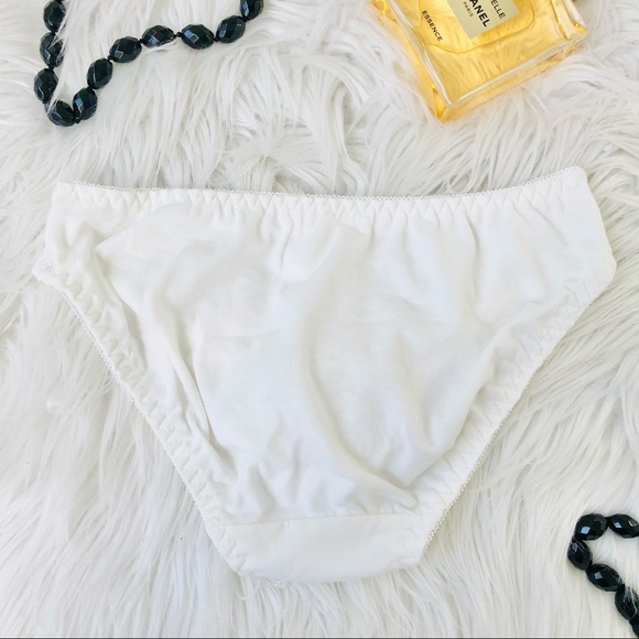 Lace Detail White Lingerie Set: Bra + Panties - Picture 4 of 9